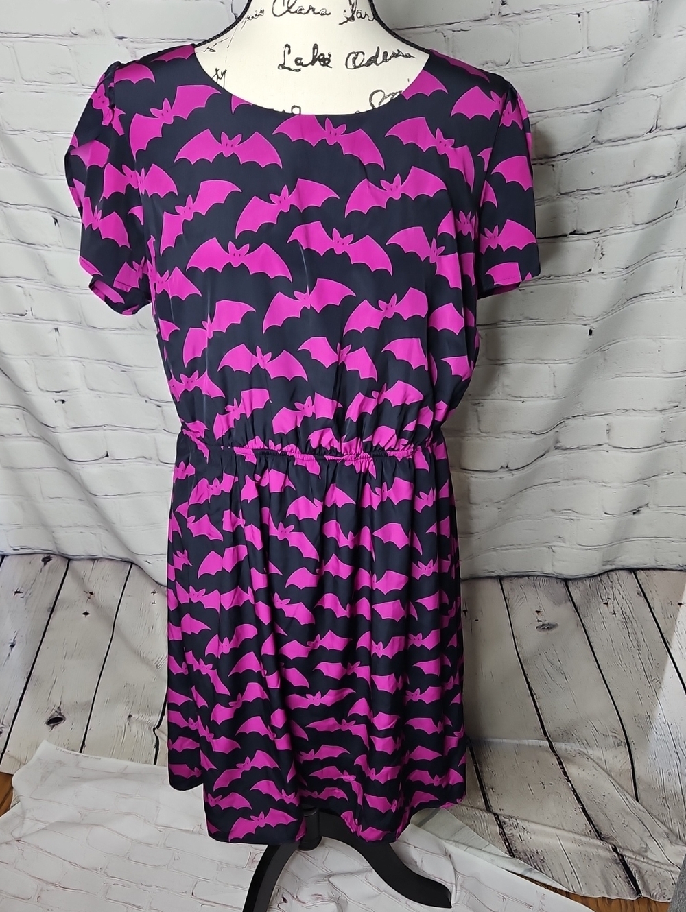 Peach Love California Oh My Gosh Bat Dress Black/Purple Short Sleeves Size 1XL